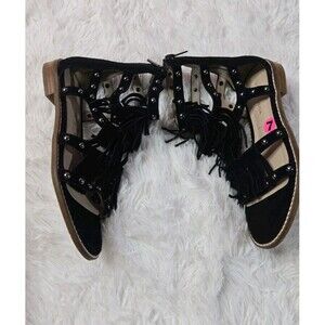 Pelle Moda Black Suede Fringe Studded Moccasin Flat Sandals Size 7